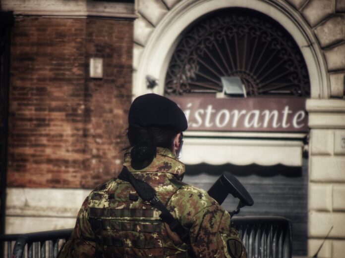 Coprifuoco polizia esercito