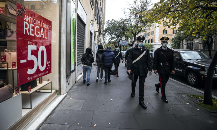 Negozi controlli polizia