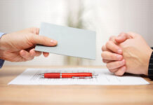 Salario Minimo €12 l’ora? Si fa licenziando 66 mila statali: ecco dove licenziamento