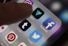 Social facebok smartphone